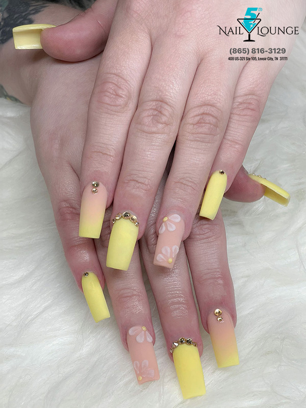 5TH Nail Lounge Lenoir City